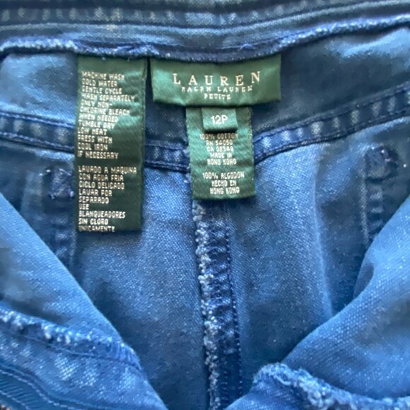 LAUREN Ralph Lauren Denim Shorts Women's Size 12P with Build-in Belt - Picture 4 of 5